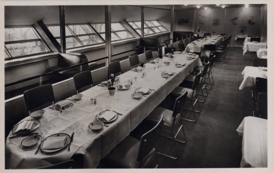 Dining Room of Hindenburg, with Port Promenade (Airships.net collection)