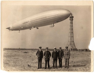 USS Shenandoah, with (l to r) Zachary Lansdowne, William Moffett, Maurice Pierce, J. H. Dee, Chalmers Hall