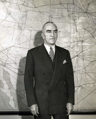 Eddie Rickenbacker in his Eastern Air Lines office (Auburn University Library)