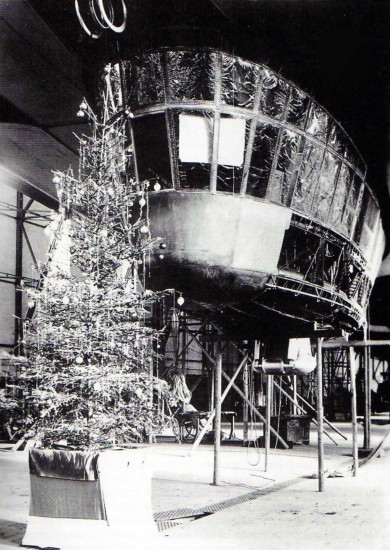 75 Years Ago: Christmas Tree in front of LZ-129 under construction, 1934.