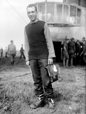 Zachary Lansdowne arriving in Mineola, NY on R-34. July 6, 1919.