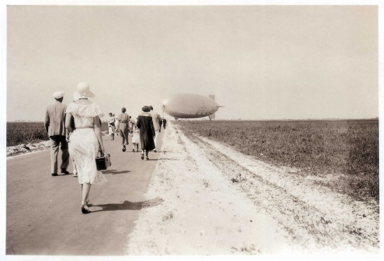 People walking to see USS Macon People walking to see USS Macon